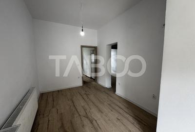 Apartament cu 3 camere semidecomandat în Piața Cluj