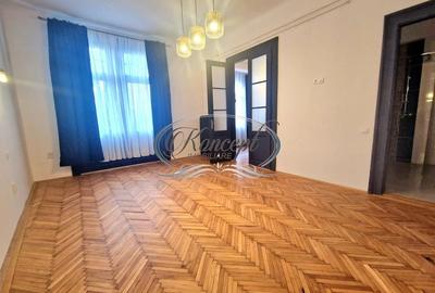 Apartament cu 3 camere semidecomandat în Central
