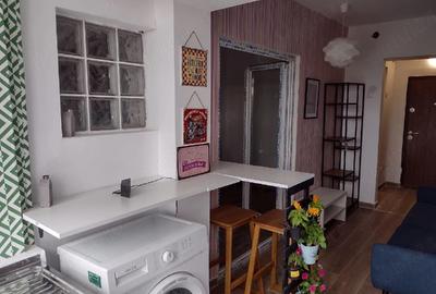 Garsonieră decomandată în Baza 3 - 9