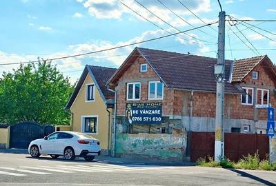 Casă cu 4 camere cu Canalizare în Codlea