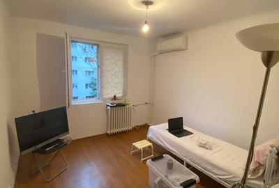 Apartament cu 3 camere decomandat în Mihai Bravu