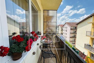 Apartament cu 3 camere decomandat în Turnișor - 1