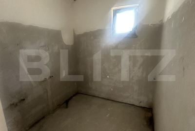 Casă cu 4 camere cu Teren 350 Mp în Păulești
