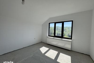 Casă cu 6 camere cu Teren 2147 Mp în Cetățeni - 3