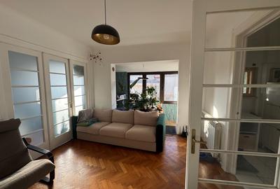 Apartament cu 3 camere semidecomandat, mobilat în Cotroceni