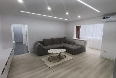 Apartament cu 3 camere semidecomandat în Central