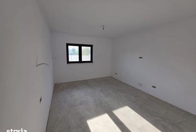 Casă cu 2 camere cu Teren 450 Mp în Cetate - 3