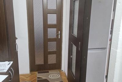 Apartament cu 3 camere decomandat în Micro 16 - 1