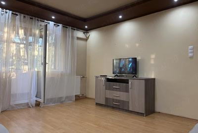 Apartament cu 3 camere decomandat în Rogerius