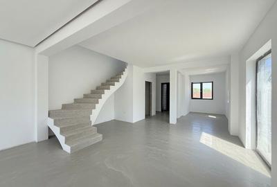 Duplex cu 5 camere cu Canalizare în Central - 6