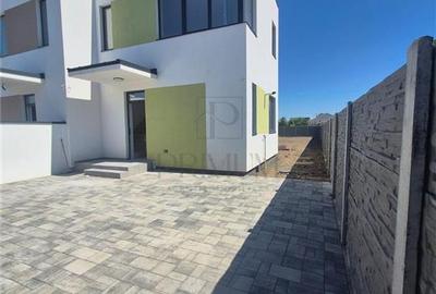 Duplex cu 3 camere cu Teren 330 Mp în Moșnița Nouă