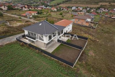 Casă individuală cu 6 camere cu Canalizare în Chinteni - 2