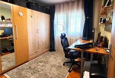 Apartament cu 3 camere semidecomandat în Gheorghe Lazăr