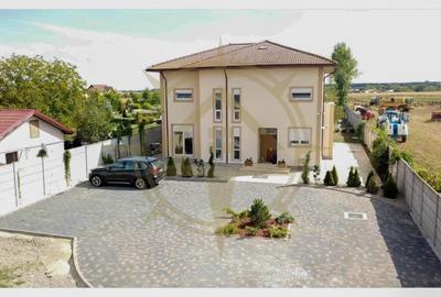 Casă cu 7 camere cu Canalizare în Corbeanca