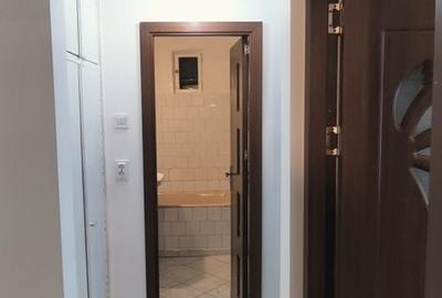 Apartament cu 3 camere decomandat în 1 Mai