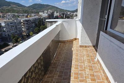 Apartament cu 2 camere decomandat în 22 Decembrie