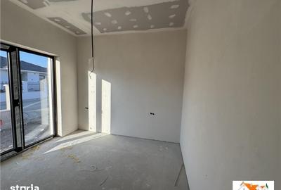 Casă cu 4 camere cu Teren 399 Mp în Cetate