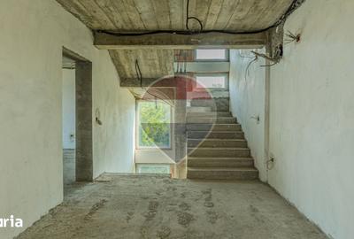 Casă cu Teren 1322 Mp în Bunloc