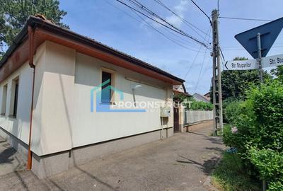 Casă individuală cu 3 camere cu Canalizare în Lipovei