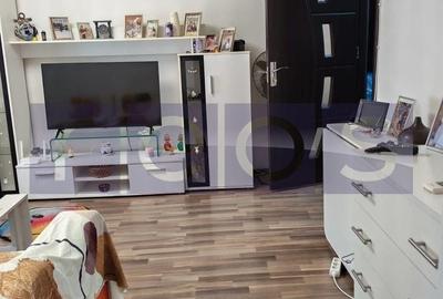 Apartament cu 2 camere semidecomandat, mobilat în Tei