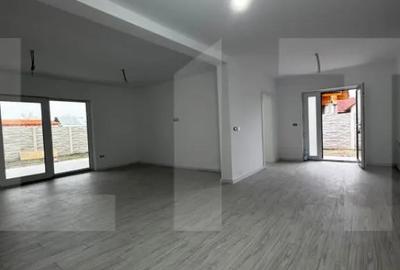 Casă cu 4 camere cu Teren 328 Mp în Peciu Nou - 1