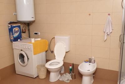 Casă cu 4 camere decomandat în Central