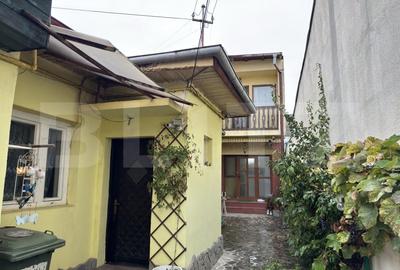 Casă individuală cu 4 camere cu Canalizare în Gheorghe Doja