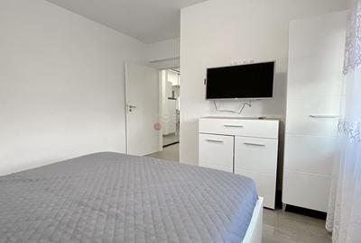 Apartament cu 2 camere semidecomandat, mobilat în Tractorul - 9