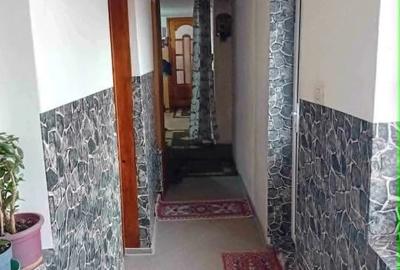 Casă cu 4 camere cu Teren 347 Mp în Calea Romanului