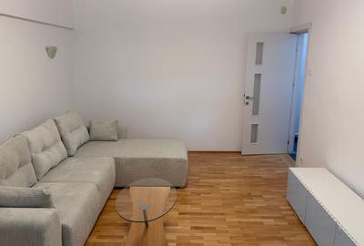 Apartament cu 3 camere decomandat în Tineretului