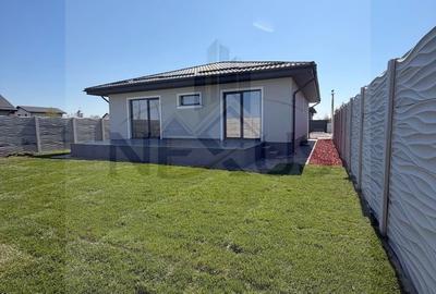 Casă cu 4 camere în Dragomirești-Deal