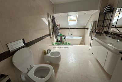 Casă individuală cu 10 camere cu Canalizare în Bujoreni - 45