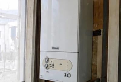 Apartament cu 3 camere decomandat în Centrul Civic