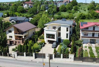 Casă individuală cu 7 camere cu Canalizare în Bucium - 2