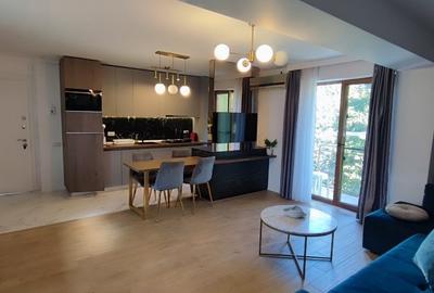 Apartament cu 2 camere, mobilat în Faleza Nord