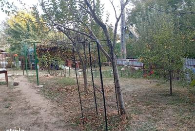 Casă cu 4 camere cu Teren 375 Mp în Central