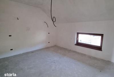Casă cu 7 camere cu Teren 700 Mp în Miroslava - 11