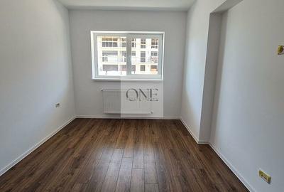 Apartament cu 3 camere decomandat în Tractorul - 4