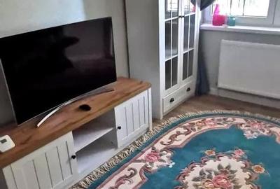 Apartament cu 3 camere semidecomandat, mobilat în Tomis I