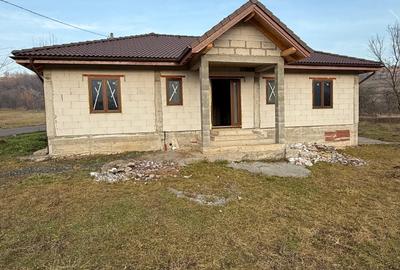 Casă individuală cu 3 camere cu Teren 500 Mp în Șoimuș - 1
