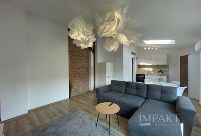 Apartament cu 3 camere semidecomandat, mobilat în Central