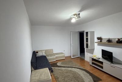 Apartament cu 3 camere decomandat în Buzaului