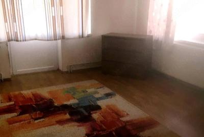 Casă cu Teren 3000 Mp în Central - 3