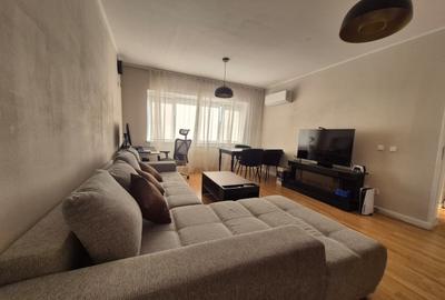 Apartament cu 3 camere decomandat în Canta