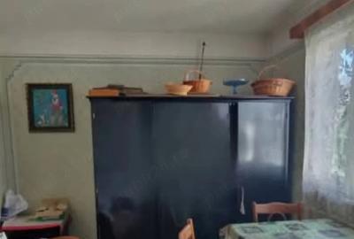 Casă cu 3 camere cu Teren 300 Mp în Central