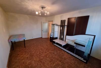 Apartament cu 3 camere decomandat în Trivale