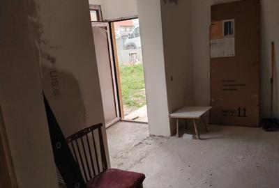 Casă cu 3 camere în Central