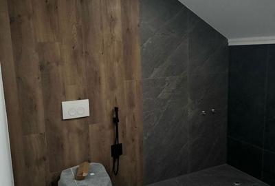 Apartament cu 5 camere decomandat în Moșnița Nouă