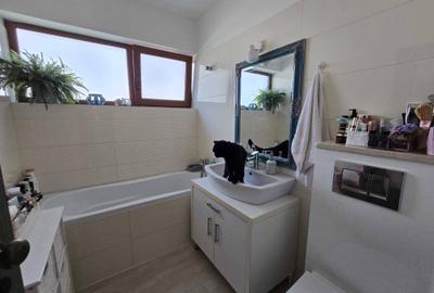Apartament cu 4 camere decomandat în Borhanci - 3