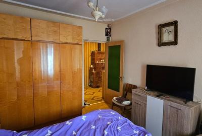 Apartament cu 3 camere decomandat în Sud